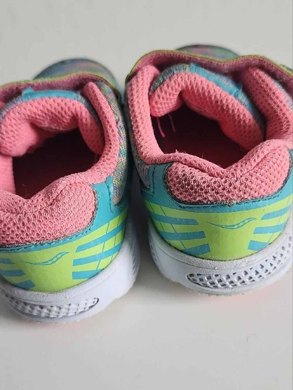 Saucony Kids Aqua & Pink Velcro Sneakers